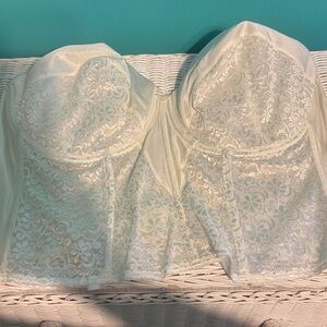 Lace Bustier in ivory